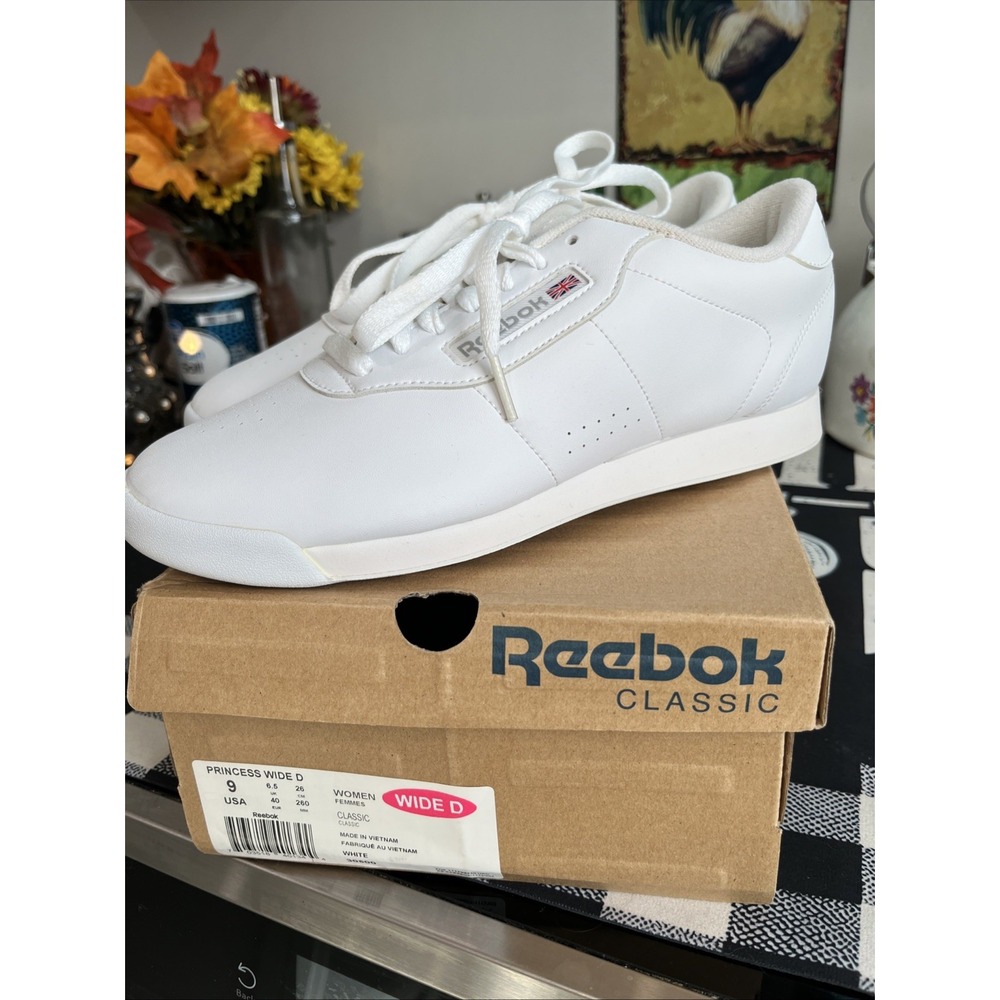 Reebok Princess Womens Size 9 White Athletic Casual Walking Shoes Sneakers